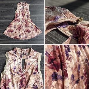 Choker Neck Velvety Mini-Dress